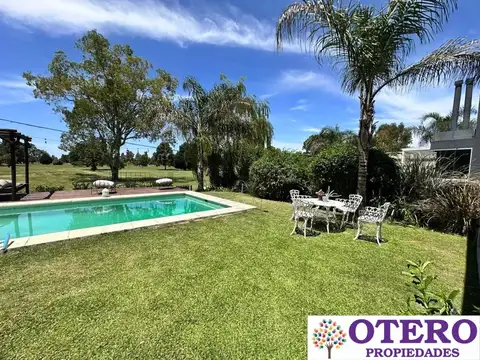 Casa en Venta con 4 cocheras