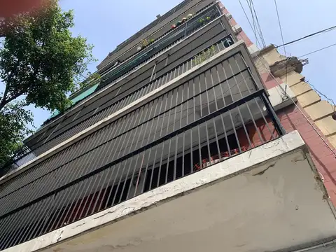 4 AMBIENTES A RECICLAR OPORTUNIDAD 2 CUADRAS PARQUE CENTENARIO