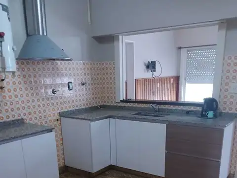 Casa en Alquiler con 1 cochera