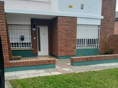 Casa  en Alquiler en Luján, G.B.A. Zona Oeste, Argentina