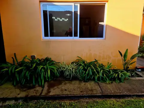 Casa 6 ambientes con 5 baños