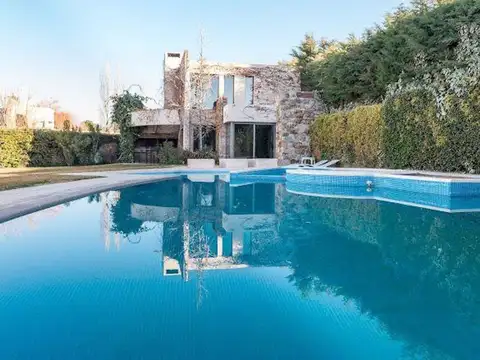 Casa en Venta Rincon De Chacras 1137 m2 Terreno