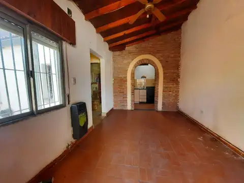 Venta PH al fondo 3 ambientes A Modernizar 