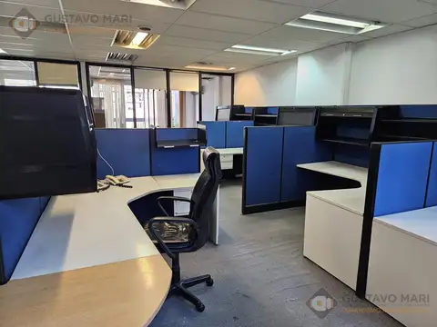 Oficina 8 ambientes con 2 baños