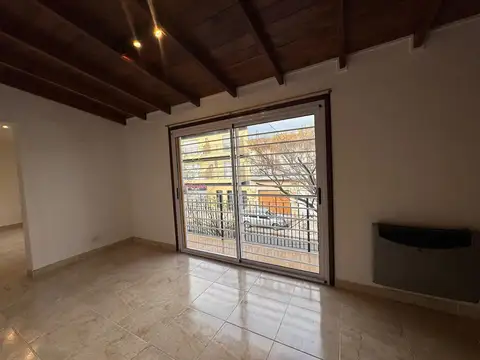ALQUILER 3AMB/ESCRITORIO/BALCON/PATIO/PARRILLA