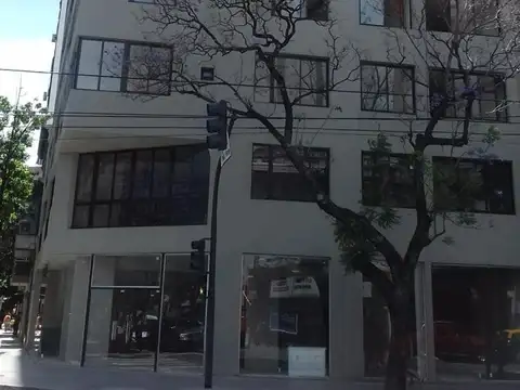 MONOAMBIENTE AL FRENTE CON BALCON 5 AÑOS DE ANTIGUEDAD.