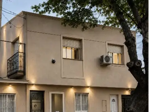 CASA TIPO PH EN  PLANTA ALTA  ZONA CARAPACHAY