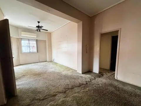 Avenida Hipólito Yrigoyen 3500