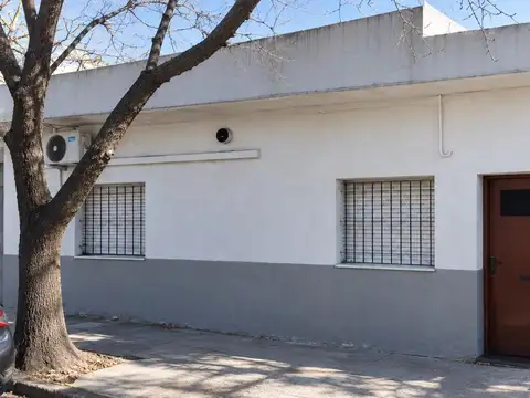 PH de 4 ambientes c/ patio  en ALQUILER - Zona Boedo-