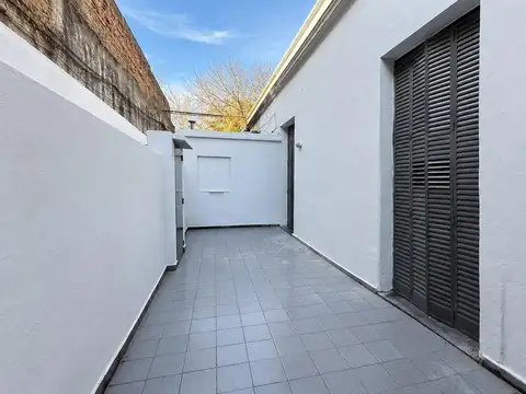 PH de 4 ambientes c/ patio  en ALQUILER - Zona Boedo-
