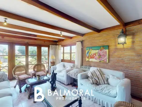 Casa 4 ambientes con 3 baños