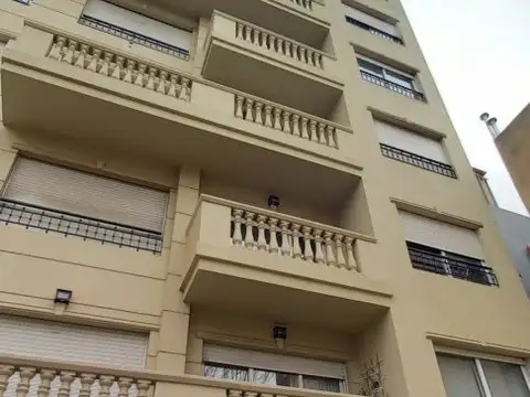 tejedor 1300, Piso 1