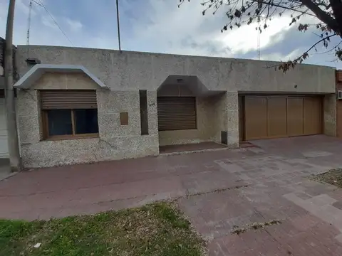 VENTA CASA/2 DORMITORIOS/9 DE JULIO/APTA CREDITO.
