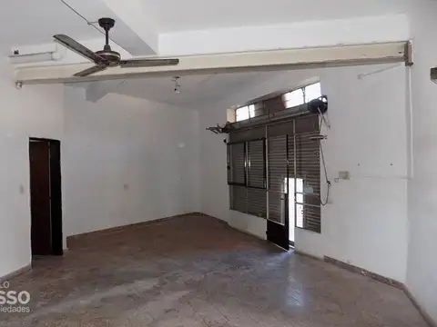 Local en Alquiler en Villa Santos Tesei, $ 800.000