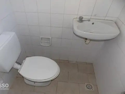 LOCAL COMERCIAL – FRENTE A PLAZA GLUCK