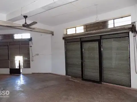 LOCAL COMERCIAL – FRENTE A PLAZA GLUCK