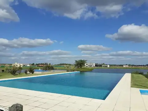 Terreno en Venta en Laguna Azul, USD 7.500