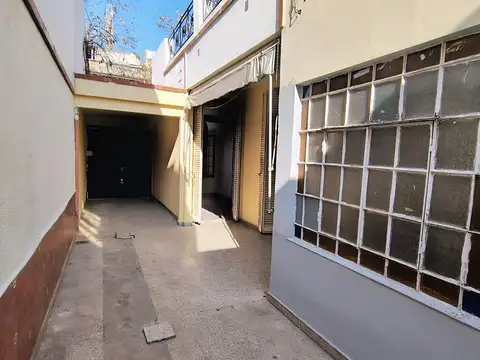 Casa 5 ambientes con 1 baño