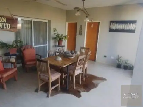 Casa en Venta con 3 cocheras