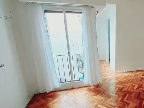 Departamento en Alquiler en Coghlan, USD 390.000