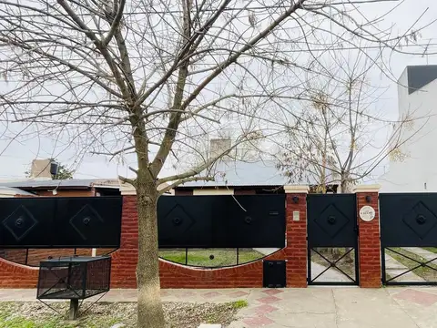 Casa en Venta 4 Ambientes en Pueblo Nuevo - Lujan