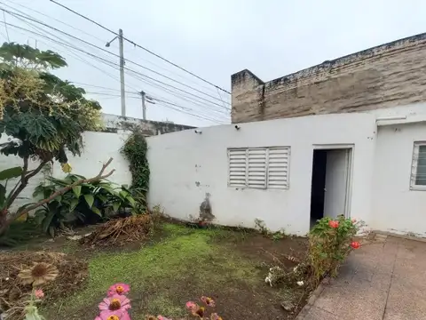 Depto Tipo Casa 2 ambientes con 1 baño