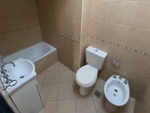 Departamento en Alquiler en Castelar Norte, $ 700.000