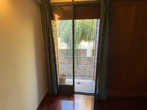 Castelar zona Mc Donal`s. Departamento 2 ambientes