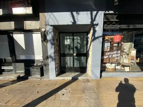 Castelar zona Mc Donal`s. Departamento 2 ambientes