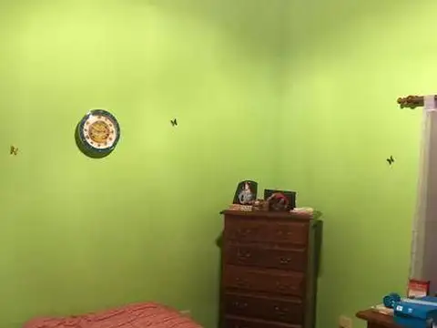 Casa 6 ambientes con 2 baños