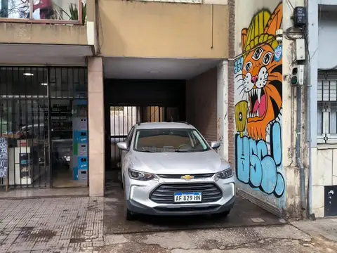 Cochera sobre calle 9 de julio 643. Unida 08