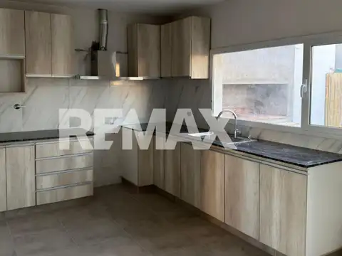 Casa en Venta en Plottier, USD 240.000