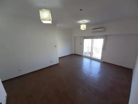 Depto Tipo Casa en Alquiler de 3 ambientes