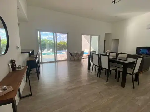 Casa en Venta en Pilar del Este - Santa Guadalupe, USD 199.000