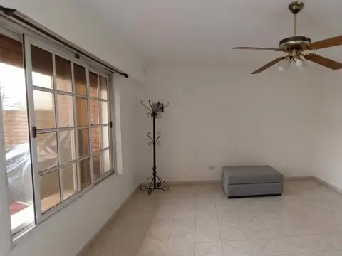 Depto Tipo Casa en Alquiler de 3 ambientes