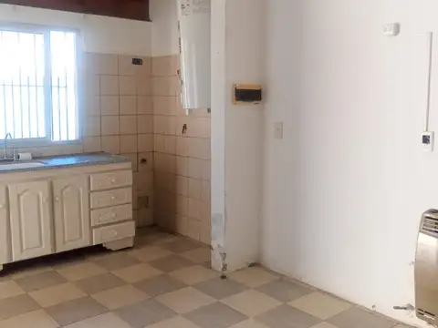 Casa en alquiler en Maquinista Savio