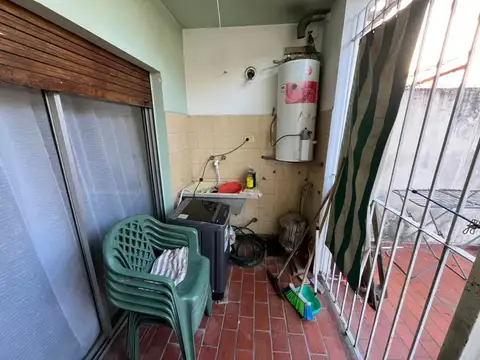 HERMOSO DUPLEX - 4 AMBIENTES - LUMINOSO - COCHERA - PATIO