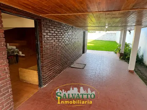 Casa 3 ambientes con 2 baños