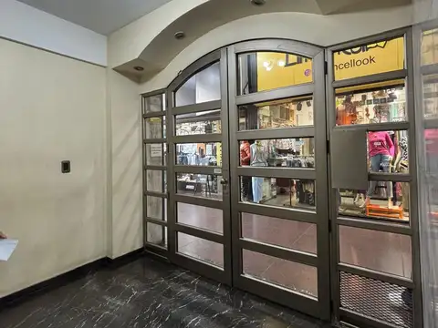 Departamento de dos ambientes, Moron centro.