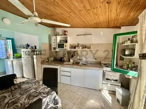 CASA EN VENTA – Garay y Roca