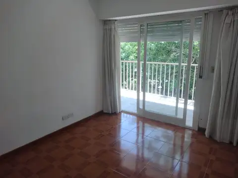 Departamento en Alquiler en Floresta Norte, $ 650.000