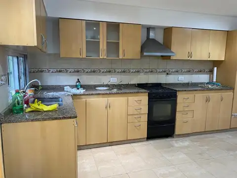 Casa 2 ambientes con 2 baños