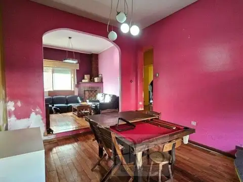 Casa 6 ambientes con 2 baños