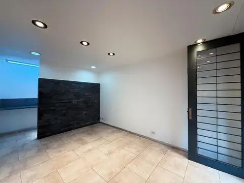 Local en Alquiler en Nuestra Señora De Lourdes, $ 800.000