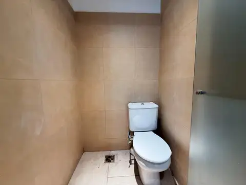 Local en Alquiler en Nuestra Señora De Lourdes, $ 800.000