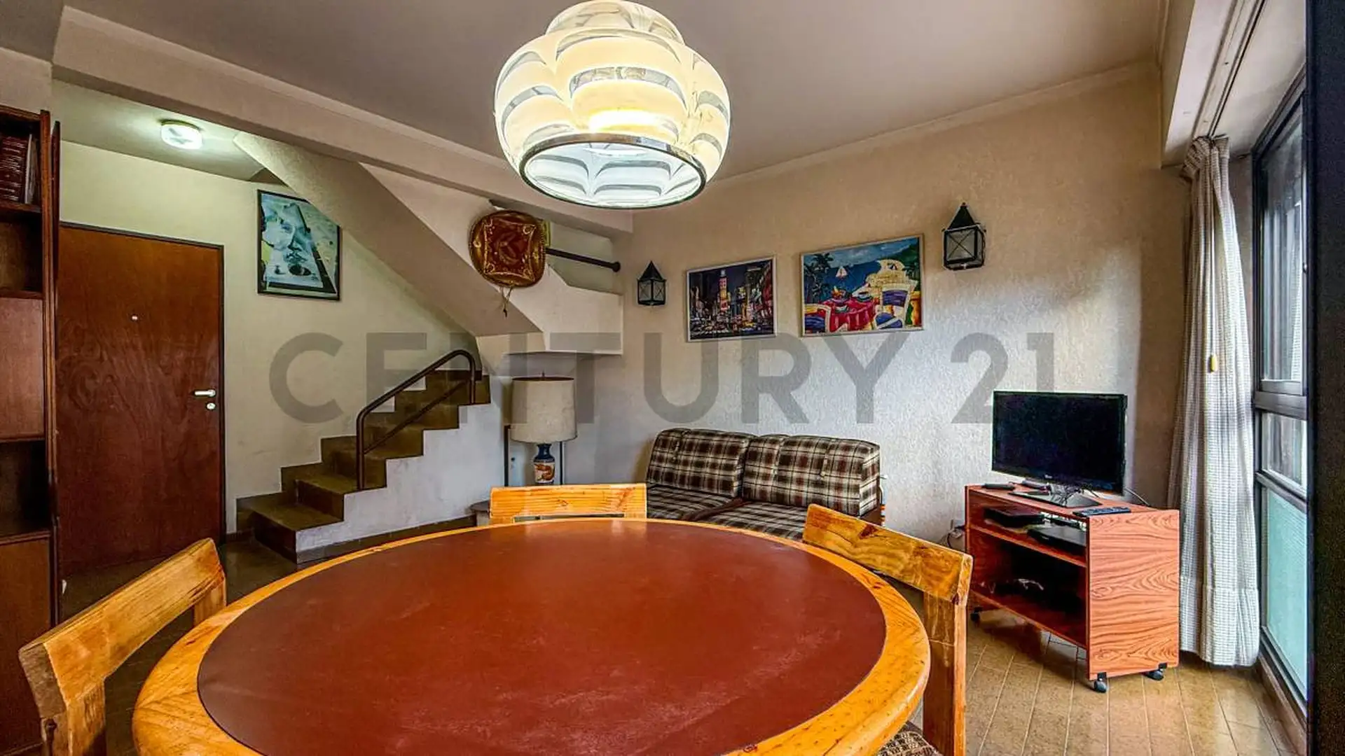 Depto duplex 3 amb, 54m² con cochera cubierta — Centro