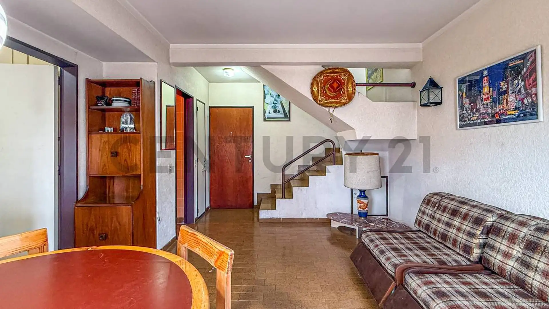 Depto duplex 3 amb, 54m² con cochera cubierta — Centro