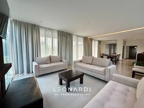 Casa 7 ambientes con 3 baños