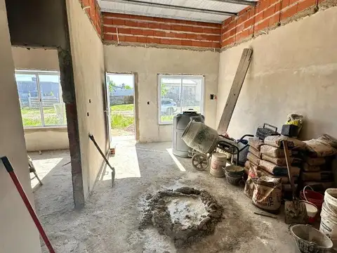 Casa 3 ambientes con 1 baño