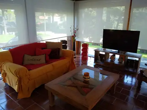 Casa 5 ambientes con 4 baños